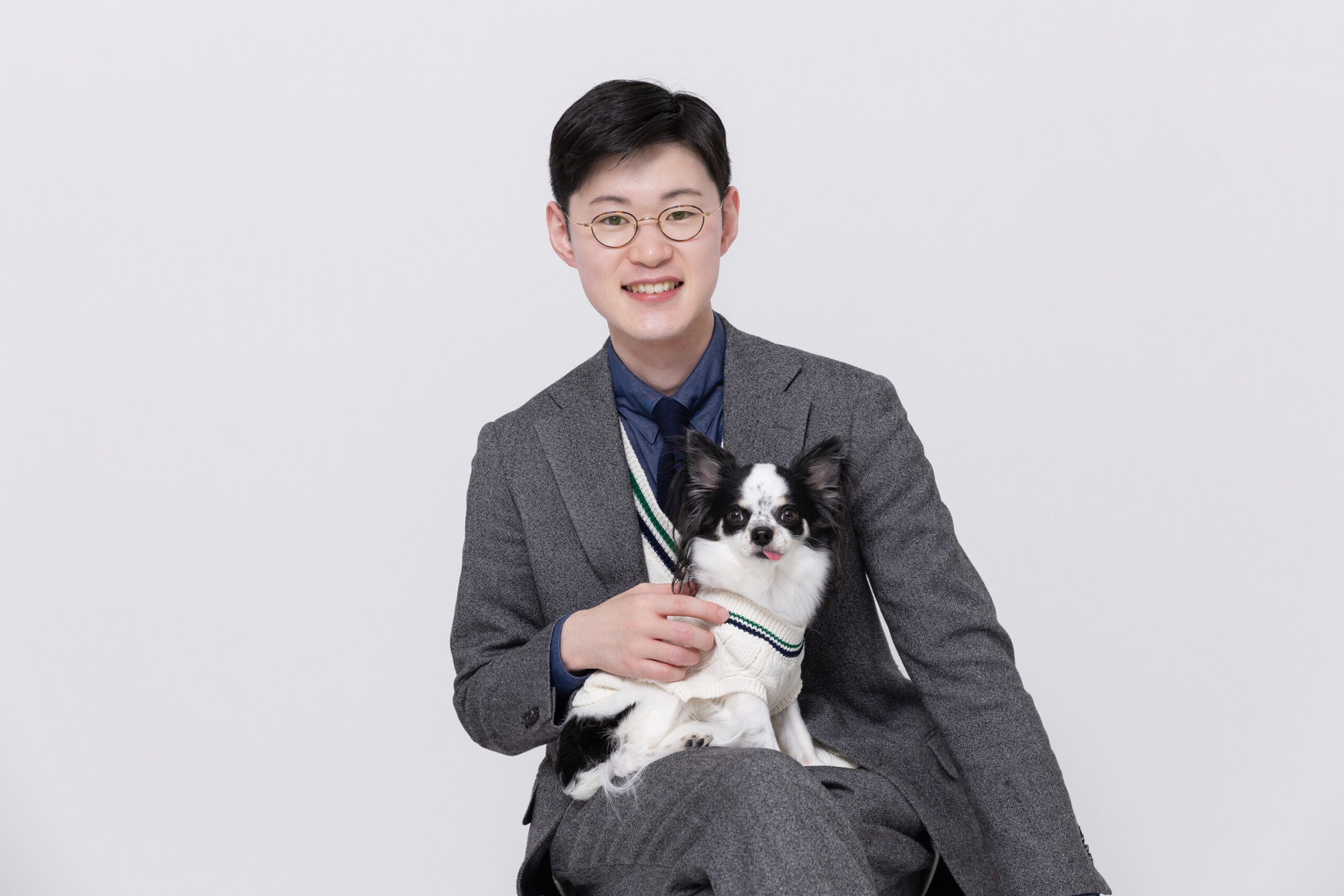 東京の犬専門写真館Dogramにて写真撮影するチワワ十勝ちゃん（1歳）とご家族