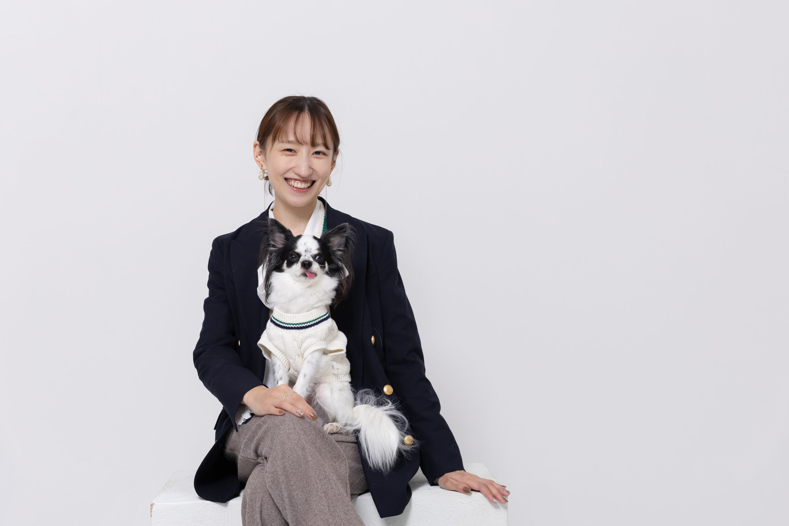 東京の犬専門写真館Dogramにて写真撮影するチワワ十勝ちゃん（1歳）とご家族